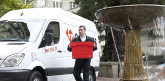 Zamów kuriera przez internet - sprawdź, jakie to proste!