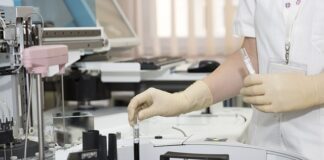 Czy pracownik socjalny może przyjść bez zapowiedzi?